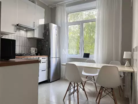 Продается 3-комнатная квартира