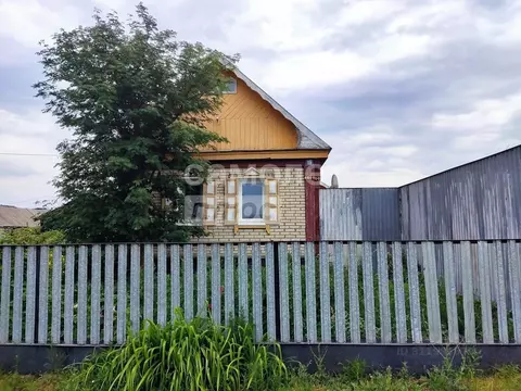 Дом в Оренбургская область, Саракташский район, с. Новосокулак ул. ...