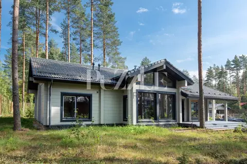 Дом в Ленинградская область, Выборгский район, Рощино пгт  (185 м)