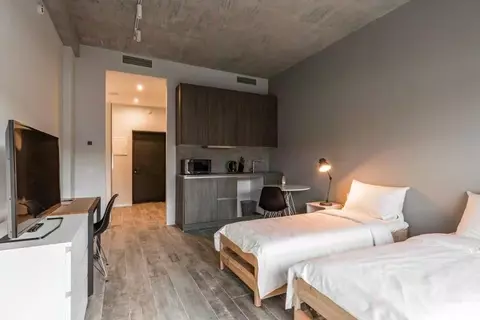 Комната Санкт-Петербург наб. Макарова, 60 (30.0 м)