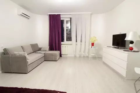 1-к кв. Самарская область, Самара ул. Академика Платонова, 8 (63.0 м)