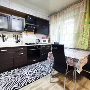 4-к кв. Волгоградская область, Волгоград ул. Панферова, 6 (75.0 м)