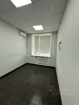 Помещение свободного назначения в Тюменская область, Тюмень ул. 50 лет ...