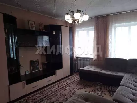 Дом в Хакасия, Усть-Абаканский район, пос. Тепличный Октябрьская ул. ...