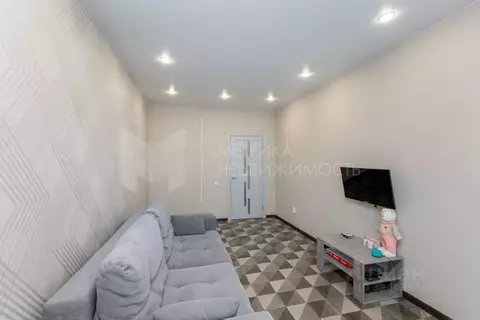 2-к кв. Тюменская область, Тюмень ул. Ветеранов Труда, 9Ак2 (63.3 м)