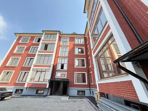 2-к кв. Кабардино-Балкария, Нальчик ул. Шогенова, 77 (68.0 м)