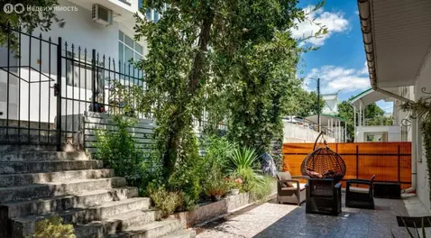 3-комнатная квартира: Ялта, улица Аверкина, 2Вк2 (98 м)