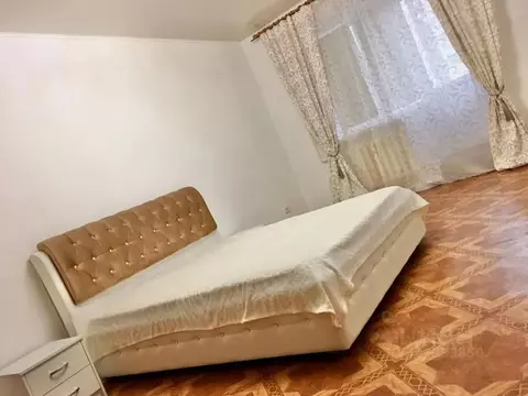 1-к кв. Тюменская область, Тюмень ул. 50 лет Октября, 1 (52.0 м)