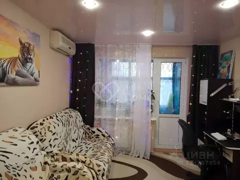 2-к кв. Волгоградская область, Волгоград ул. 50 лет Октября, 8 (47.4 ...