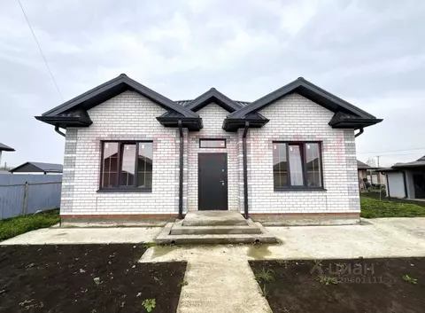 Дом в Ростовская область, Мясниковский район, с. Большие Салы ул. ...