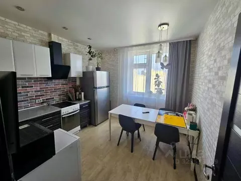 2-к кв. Тюменская область, Тюмень ул. Александра Протозанова, 16к1 ...