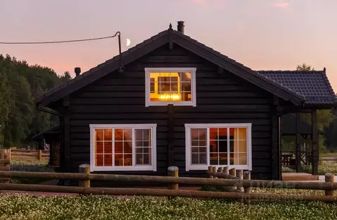 Дом в Ленинградская область, Лодейнопольский район, Янегское с/пос, ...