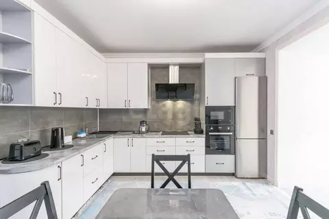 3-к кв. Тюменская область, Тюмень ул. Московский Тракт, 127 (92.6 м)