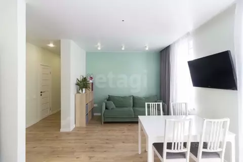 2-к кв. Тюменская область, Тюмень ул. Александра Протозанова, 6 (72.2 ...