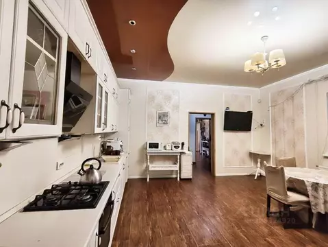 Дом в Крым, Симферопольский район, Гвардейское пгт ул. Бирюкова (115 ...