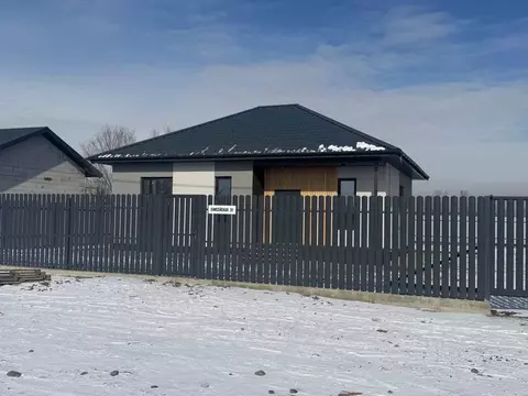 Дом в Хакасия, Усть-Абаканский район, пос. Тепличный ул. Енисейская, ...