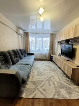 2-к кв. Омская область, Омск Городок Нефтяников мкр, ул. Андрианова, ...