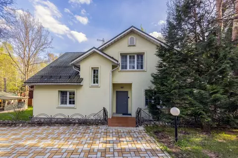 Дом в Московская область, Одинцовский городской округ, пос. Заречье, ...