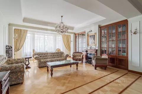 4-к кв. Москва 1-й Неопалимовский пер., 8 (242.0 м)