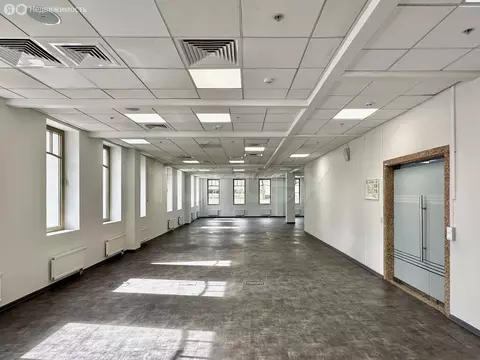 Офис (654 м)