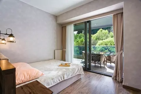 1-к кв. Крым, Ялта проезд Парковый, 6Б (48.0 м)