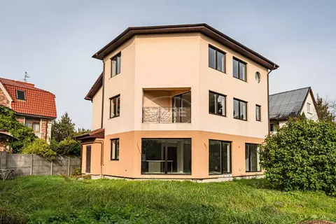 Дом в Калининградская область, Калининград ул. Алексея Бровковича, 15 ...