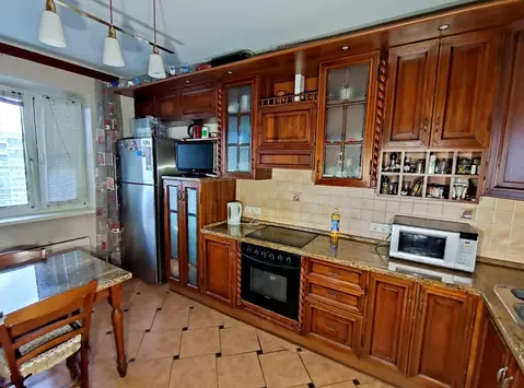 Продается 4-комнатная квартира