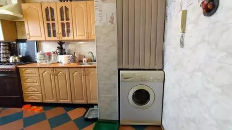 3-к кв. Омская область, Омск просп. Комарова, 1 (63.3 м)