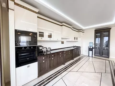 3-к кв. Краснодарский край, Сочи ул. Кирова, 30 (147.7 м)