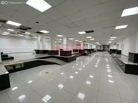 Торговая площадь (667.8 м)