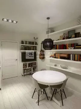 Продается 2-комнатная квартира