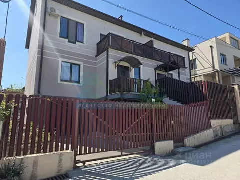 Таунхаус в Краснодарский край, Новороссийск ул. Теплая, 14 (155 м)