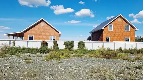 Дом в Челябинская область, Чебаркуль Рыбачий пер. (120 м)