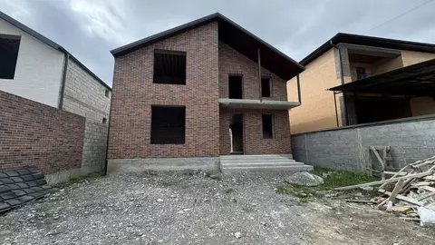 Дом в Северная Осетия, Владикавказ ул. Хадарцева, 10 (200 м)