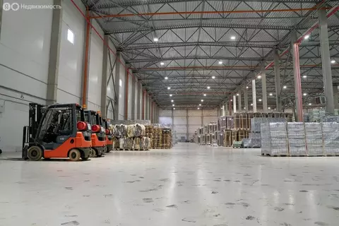 Склад (8208 м)