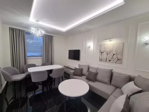 3-к кв. Москва ул. Усиевича, 10 (100.0 м)