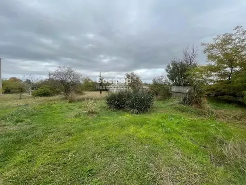 Участок в Крым, Кировский район, Первомайское с/пос, с. Отважное ул. ...