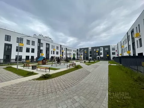 3-к кв. Калужская область, Калуга ул. Белые Росы, 3 (79.1 м)