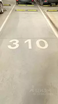 Гараж в Москва ул. Добролюбова, 8к3 (13 м)