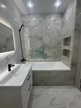 2-к кв. Омская область, Омск ул. Владимира Жоги, 1 (66.0 м)