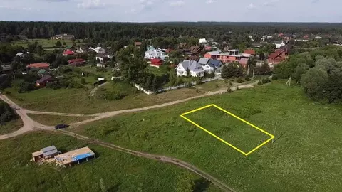 Участок в Московская область, Серпухов городской округ, д. Прилуки  ...