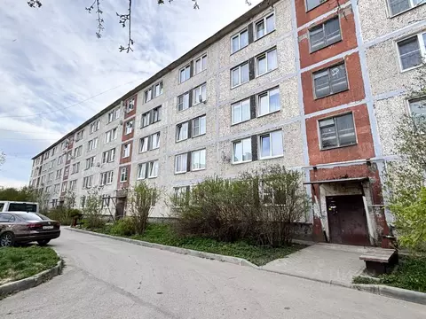 2-к кв. Ленинградская область, Ивангород Кингисеппский район, ул. ...