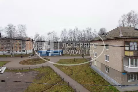 2-к кв. Пермский край, Чайковский Приморский бул., 27 (43.8 м)