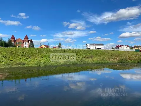 Участок в Ленинградская область, Гатчинский муниципальный округ, д. ...
