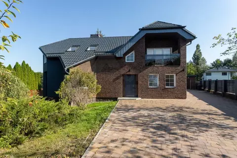 Дом в Калининградская область, Гурьевский муниципальный округ, пос. ...