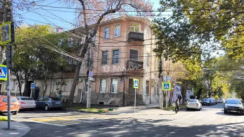 3-к кв. Крым, Симферополь пер. Галерейный, 2 (66.2 м)