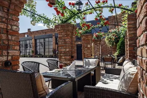 Помещение свободного назначения в Краснодарский край, Краснодар ул. ...