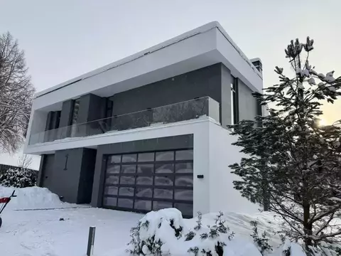 Дом в Московская область, Одинцовский городской округ, д. Назарьево 90 ...