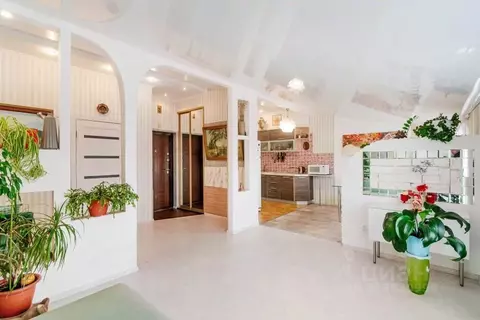 2-к кв. Омская область, Омск Транссибирская ул., 6 (70.1 м)