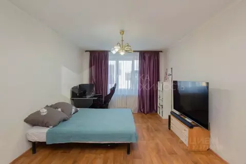 2-к кв. Тюменская область, Тюмень ул. Николая Семенова, 27к3 (62.5 м)